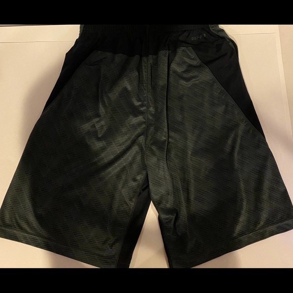 🖤Men’s NIKE Dri-Fit Shorts Sizes Sm. OR Med.🖤 - Picture 11 of 15
